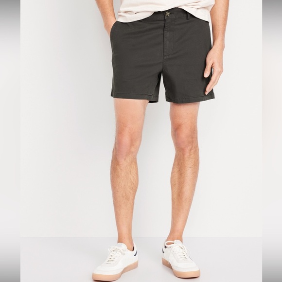 NWT Slim Built-In Flex Rotation 5-inch Inseam Chino Shorts in Panther​ - Picture 2 of 9